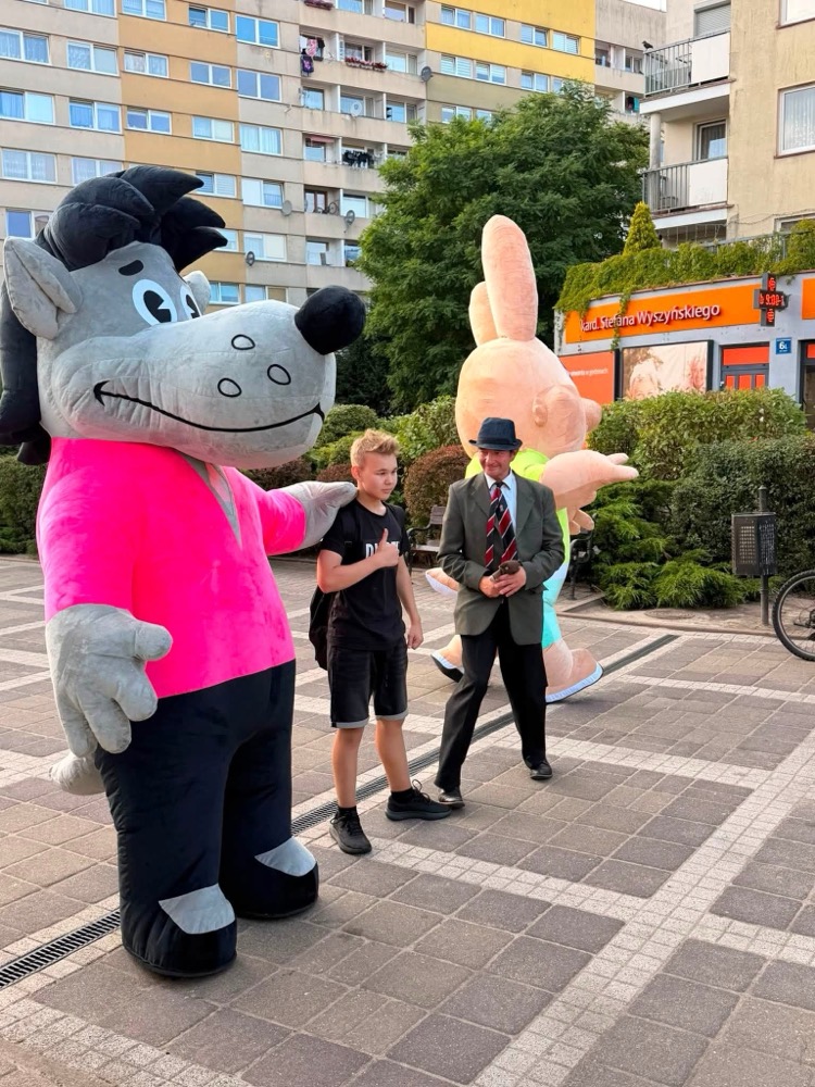 Maskotki na deptaku w Policach