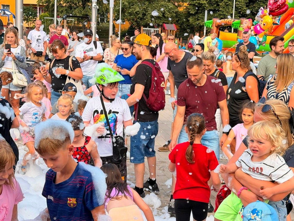 Uczestnicy zabawy plenerowej